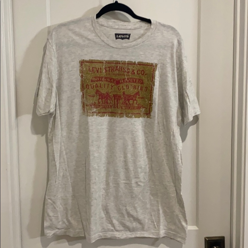 Levi’s Tee